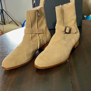 Hand made luxury Suede Ankle Boots⚠️ slim fit ⚠️size 11 in very good condition 🔥
